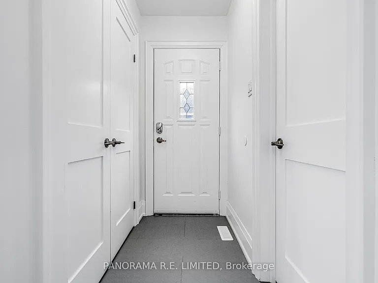 674 Netherton Cres #LOWER — Photo 18