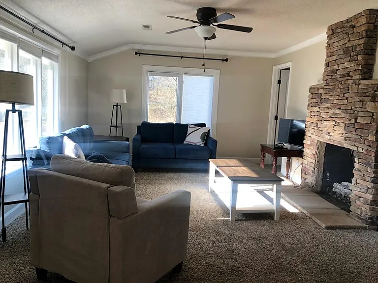 1184 Johnson Rd — Photo 4