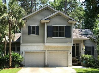 12 Forest Dr, Hilton Head Island, SC 29928