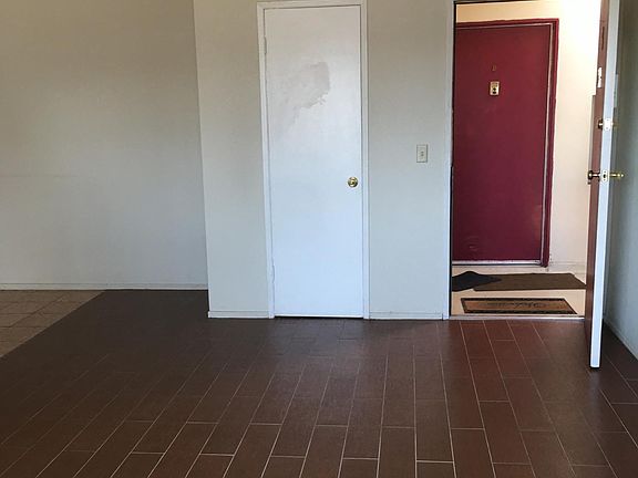 2nd image of 621 N Avenue 66
