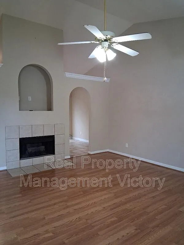 3 bed, 2.0 bath, 1568 sqft, $1,850 — Photo 3