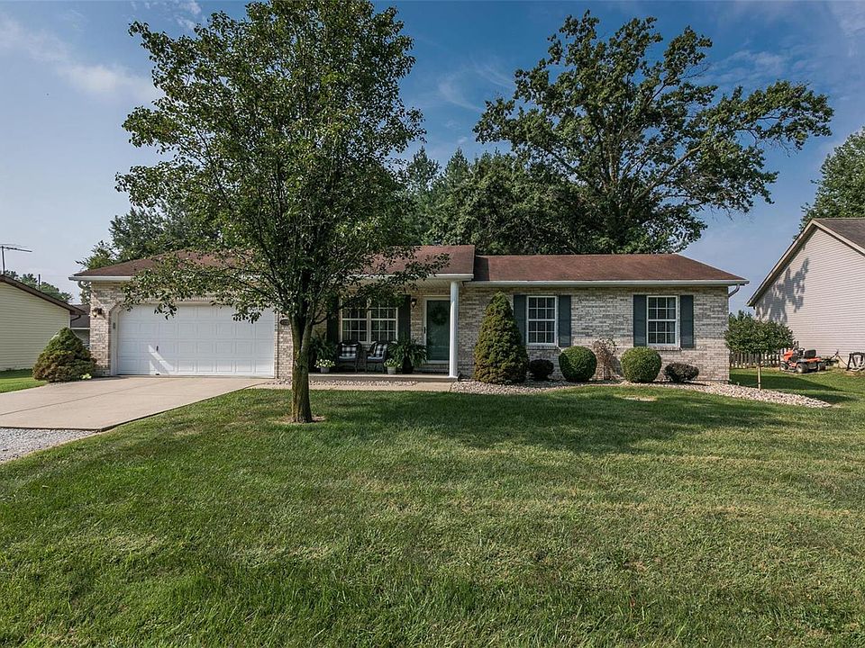 1st image of 221 Woodland Dr
