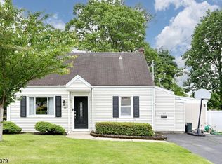10 Lynne Ave, Hawthorne, NJ 07506