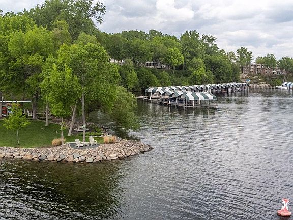5th image of 2928 Pelican Point Cir