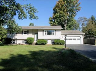 88 Longsworth Dr, Rochester, NY 14625