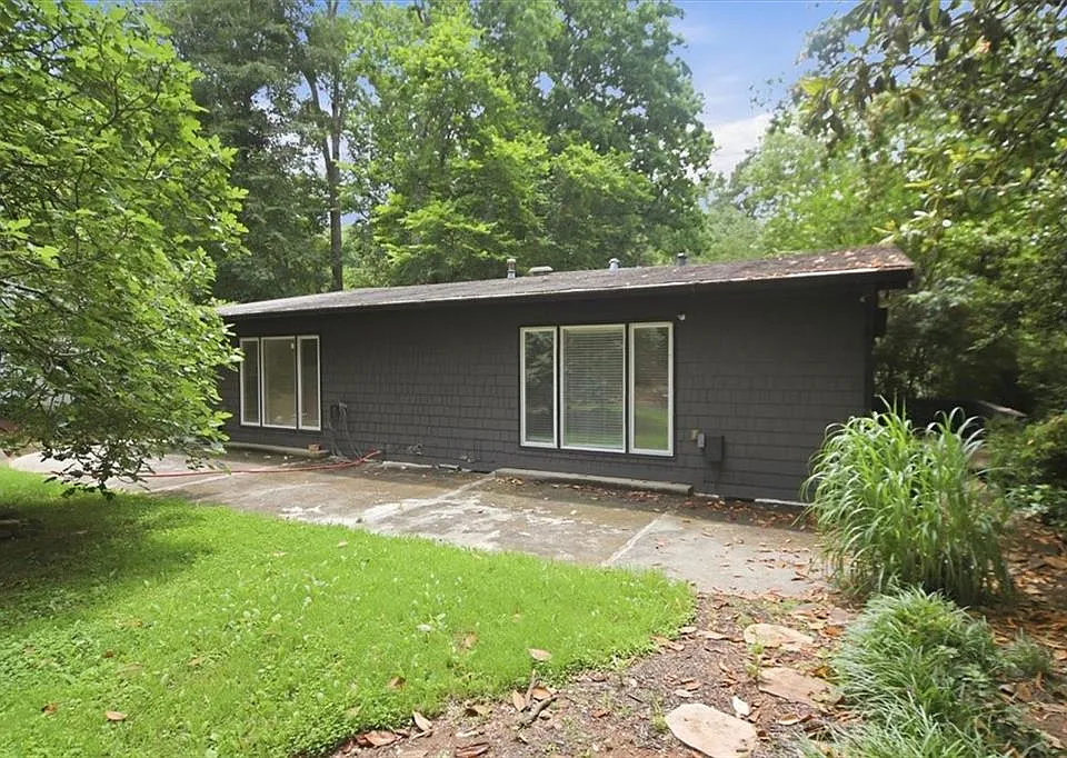 546 Allen Rd NE #B