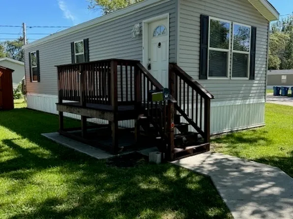 64 Baron Ave, Pontiac, IL 61764