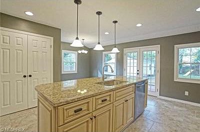 3rd image of 20909 Fairmount Blvd