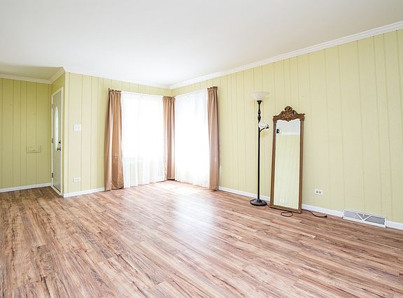 5th image of 16488 Brenden Ln