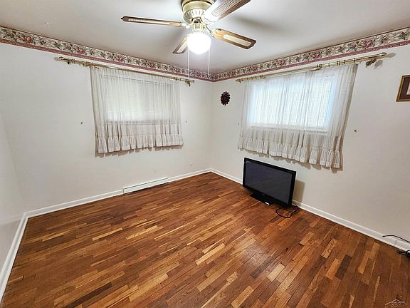 5th image of 6371 Dewhirst Dr