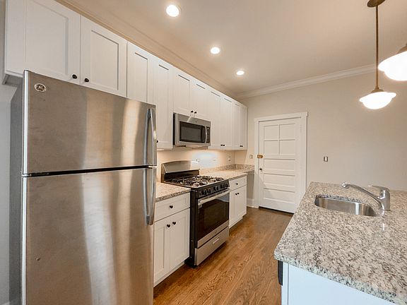 5th image of 1364 E 52nd St #M01r