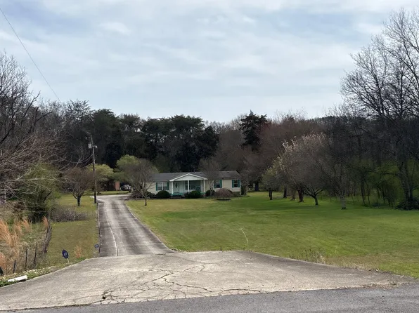 8214 Dayton Pike, Hixson, TN 37343