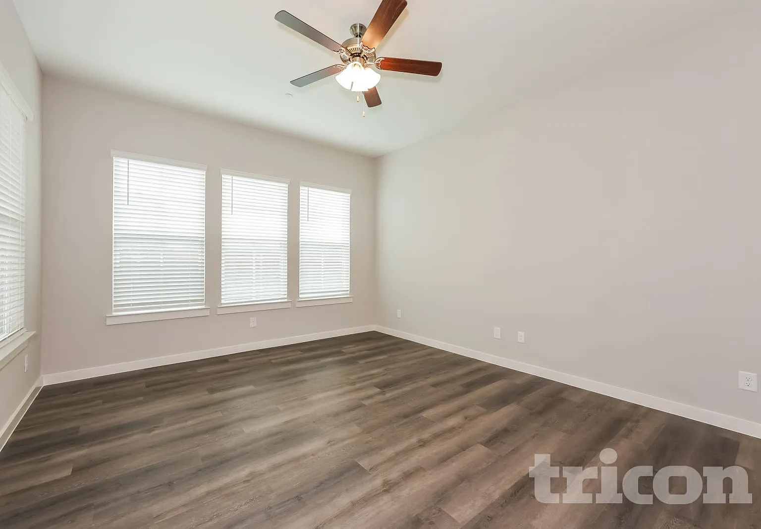 105 Oxford Court Saginaw TX — Photo 2