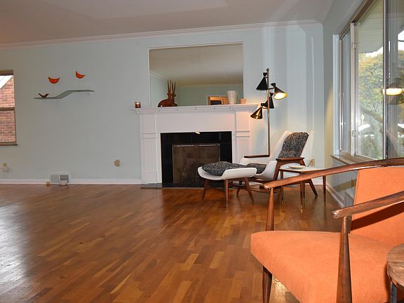3rd image of 1521 Sunnyside Ave