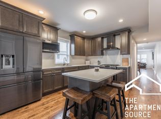 6317 W Melrose St #2F, Chicago, IL 60634