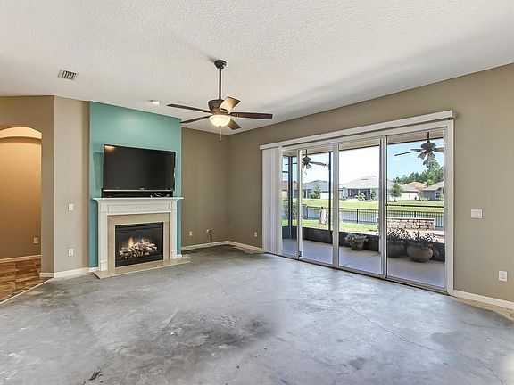 4th image of 32595 Sunny Parke Dr