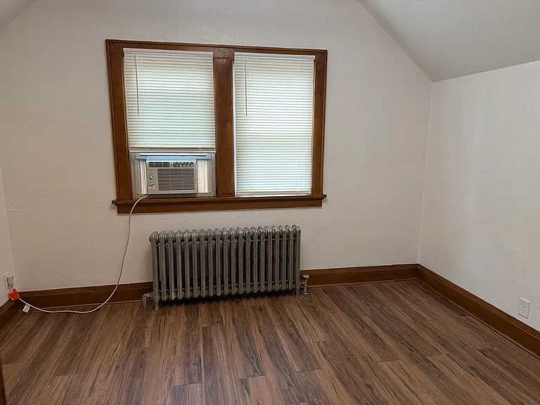 1005 E Holt Ave — Photo 9