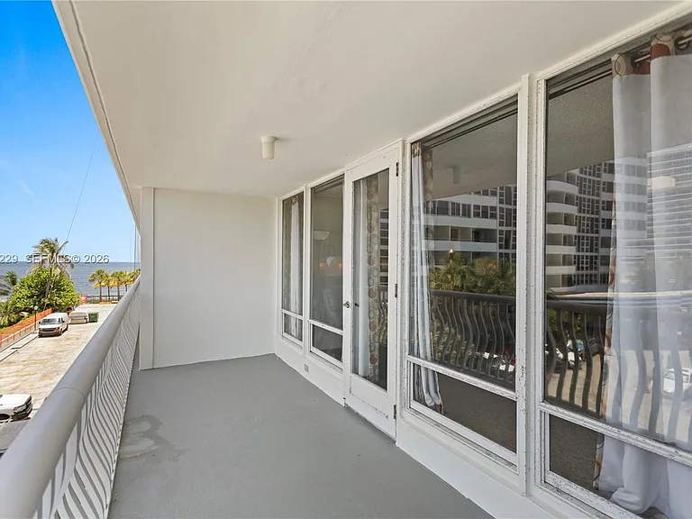 4020 Galt Ocean Dr #203 — Photo 13