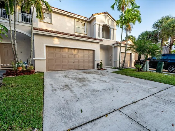 811 NW 130th Ave #811, Pembroke Pines, FL 33028