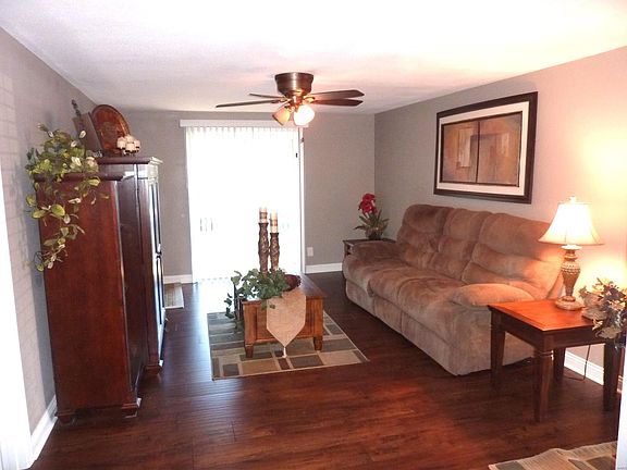 4th image of 5774 Westphalia Ln APT A