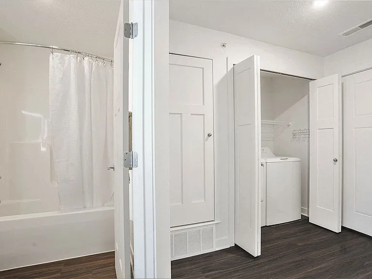 Meadowbrooke Apartment Homes — Photo 7