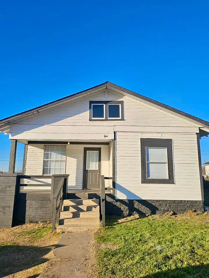 18 East Oklahoma Avenue - 1 — Photo 1