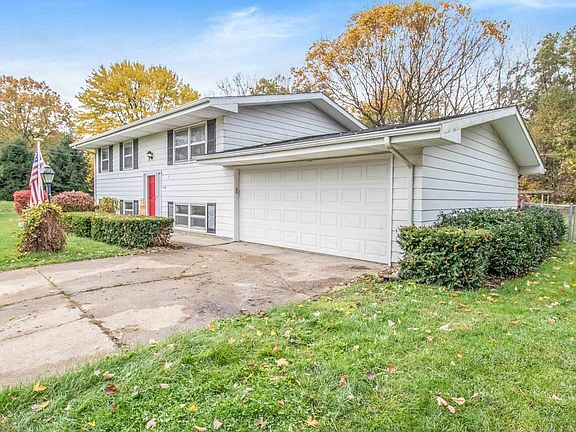 4th image of 55359 Cedar Ln