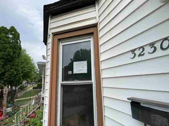 4th image of 3230 W 62nd Pl