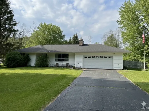 58 Ridgeway Sites Ave, Oswego, NY 13126