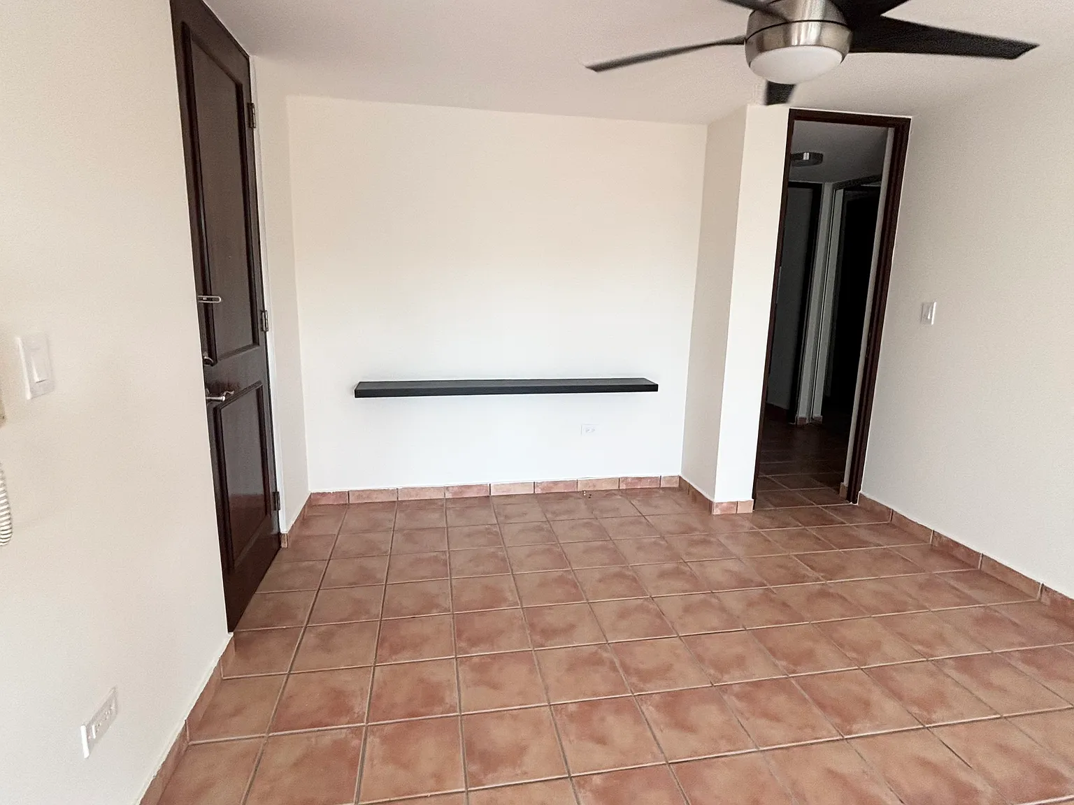3 bed, 1600 sqft, $2,400 — Photo 4