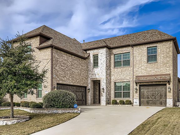 2nd image of 932 Hunters Creek Dr