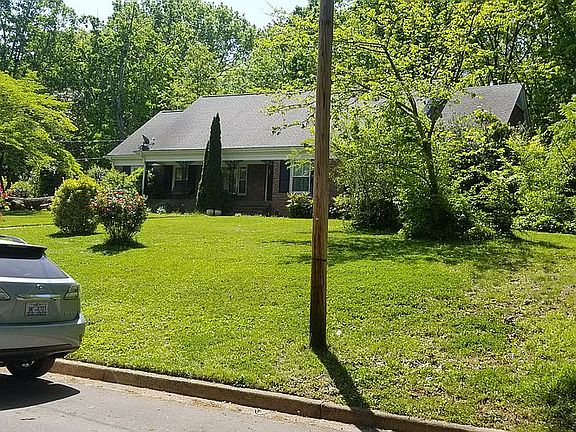 2nd image of 1535 Pineola Ln