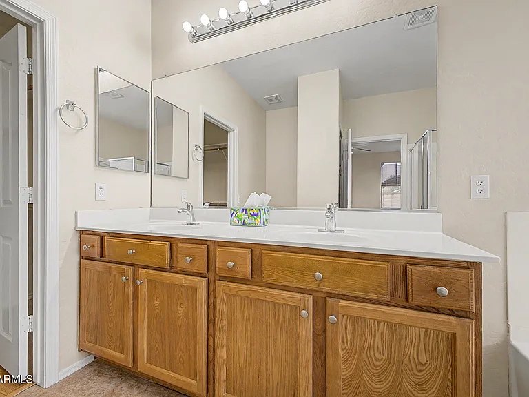 3060 E Ravenswood Dr — Photo 12