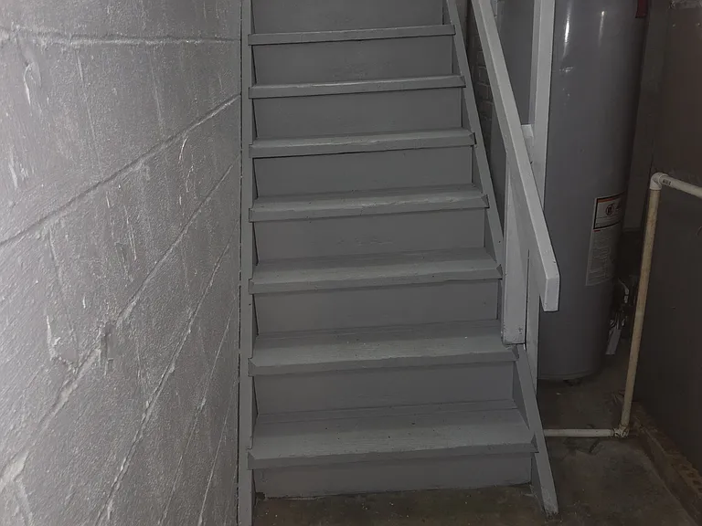 4407 Longwood Ave — Photo 8