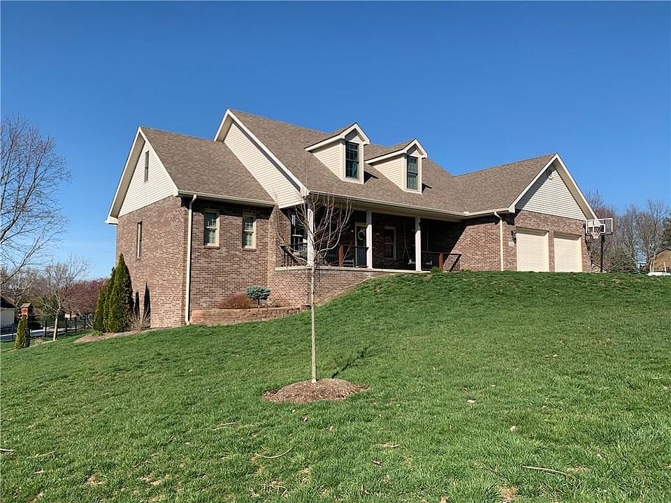 1st image of 2110 Woodland Dr