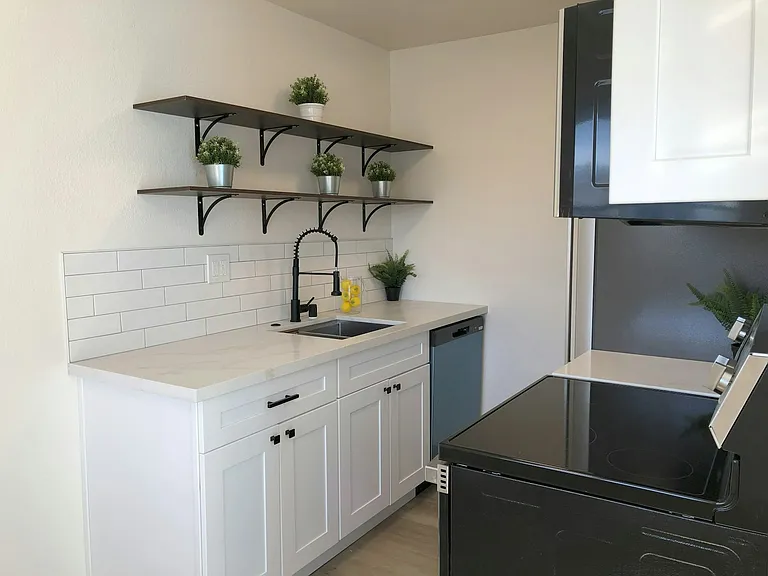 611 San Luisito Way #9 — Photo 2