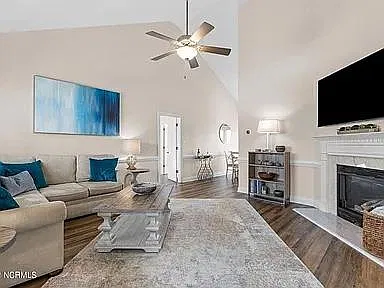 2427 Chippenham Ct — Photo 3