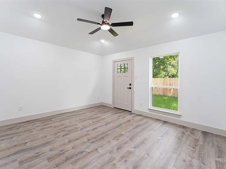 9001 Nyssa St #B — Photo 22