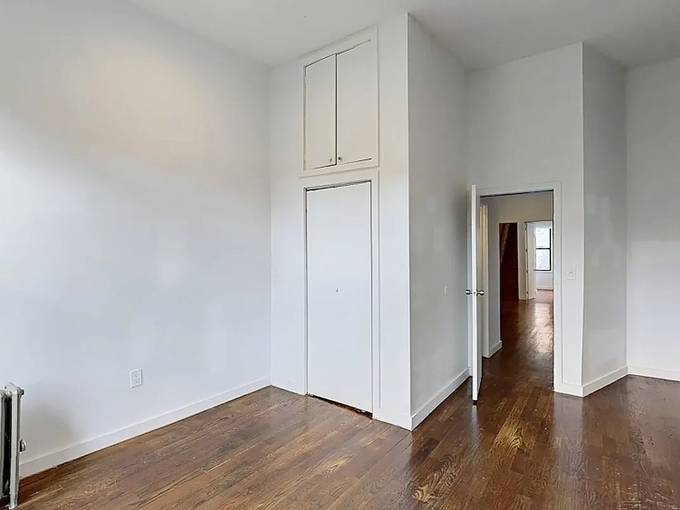 1st image of 886 Franklin Ave #2W