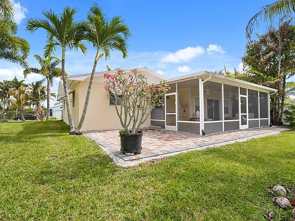 5th image of 1459 SW Seahawk Way