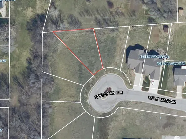 815 Spellman Cir, Clay Center, KS 67432