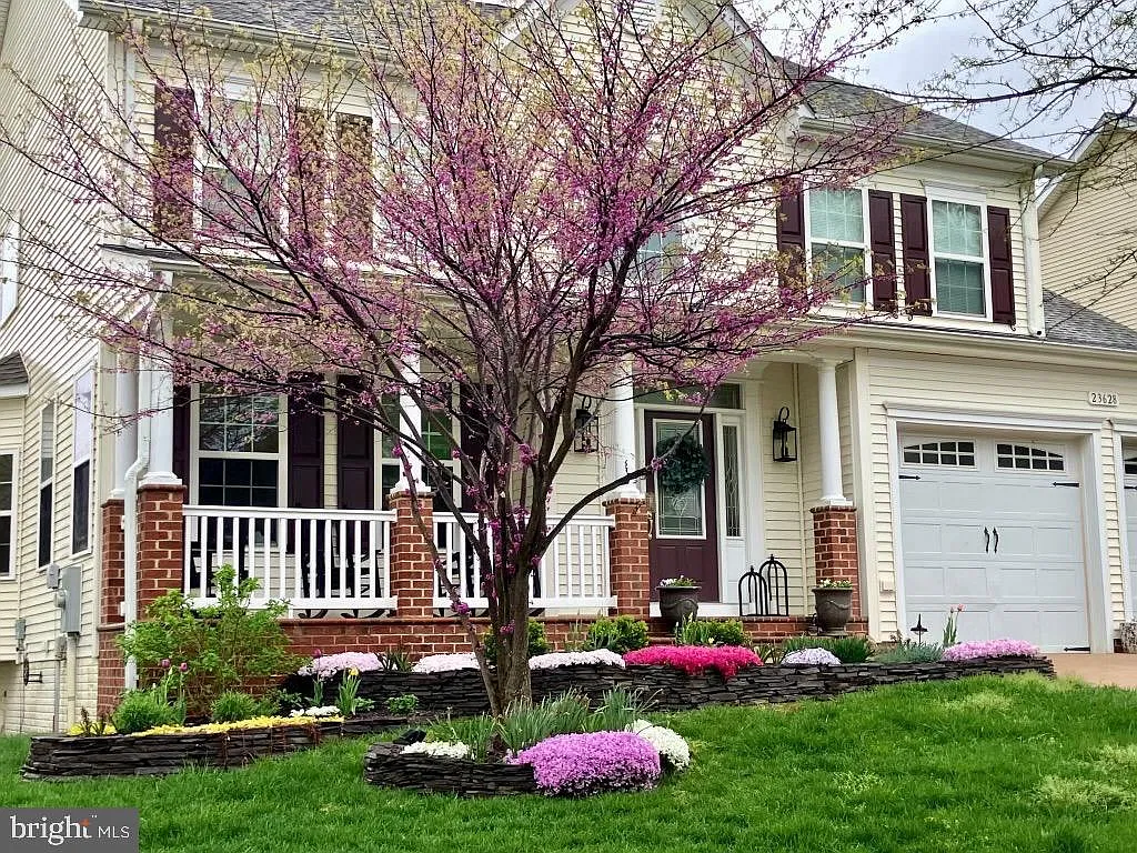 4 bed, 3.5 bath, 4834 sqft, $4,200 — Photo 2