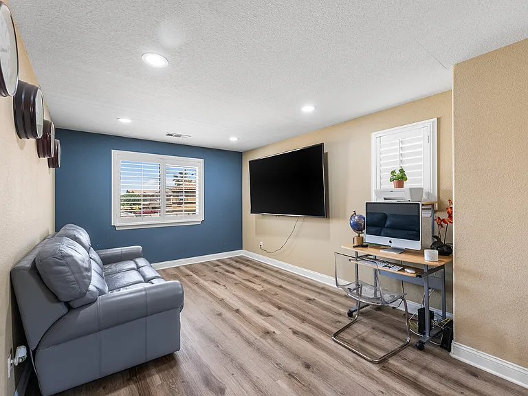 44256 Dahlia St — Photo 40