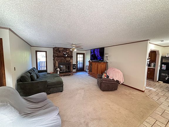 5th image of 2211 Robin Rd