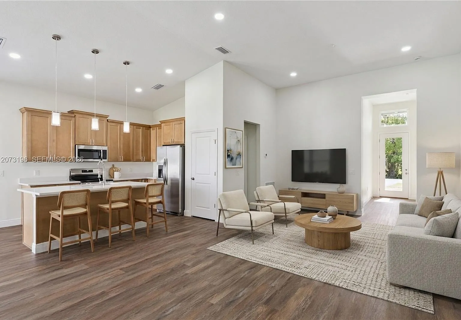 4 bed, 2.0 bath, $3,600 — Photo 2
