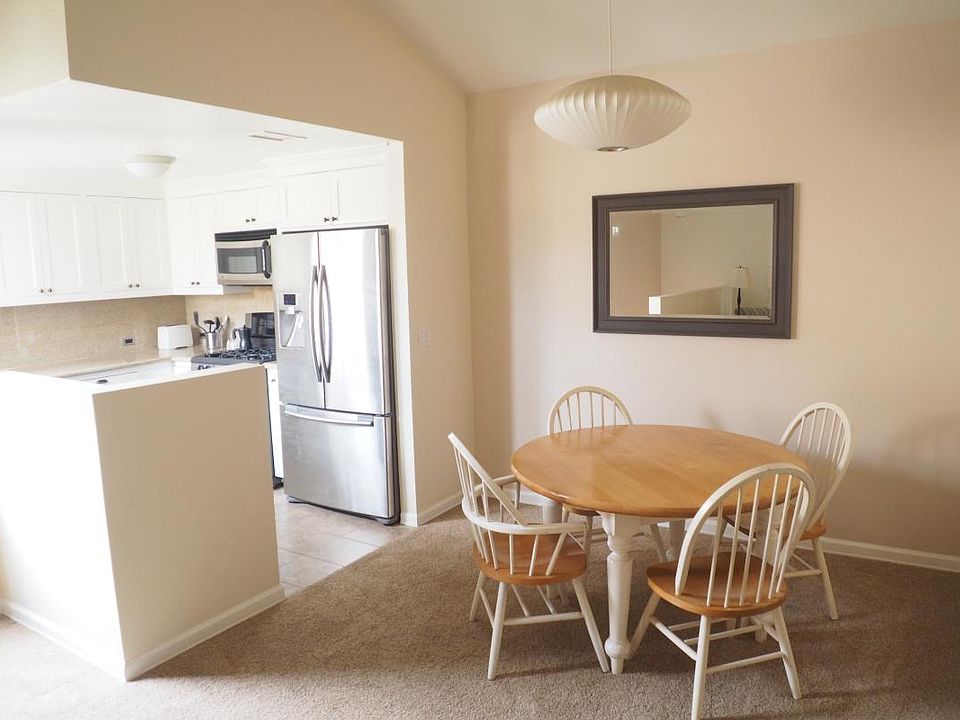 Kitchen and Eating area