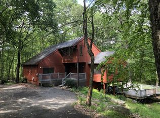 274 Water Forest Dr, Dingmans Ferry, PA 18328