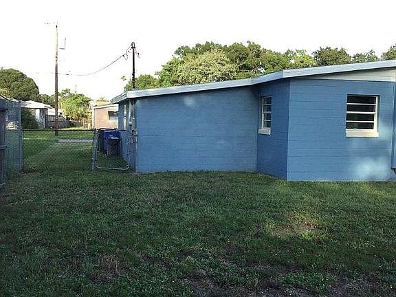3rd image of 5205 S 81st St
