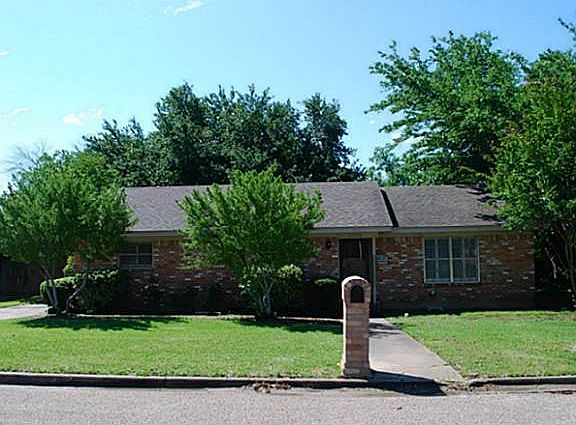 2nd image of 1404 Meadowlark Dr