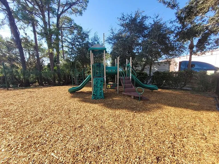 303 Seminole Palms Dr — Photo 54
